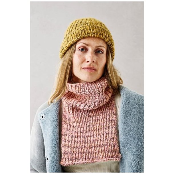 Strikkeopskrift til hue og halsedisse i Esther og Alice garn fra Permin